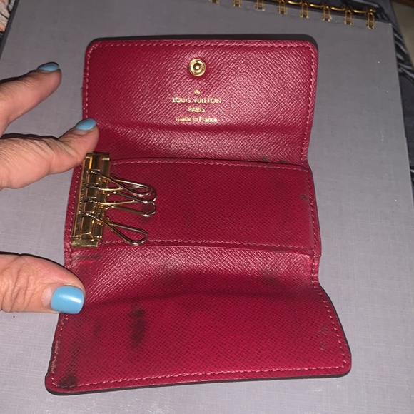 ♥️ ♥️ Louis Vuitton Monogram signature design LV Logo 4 key holder M/F - Picture 5 of 8